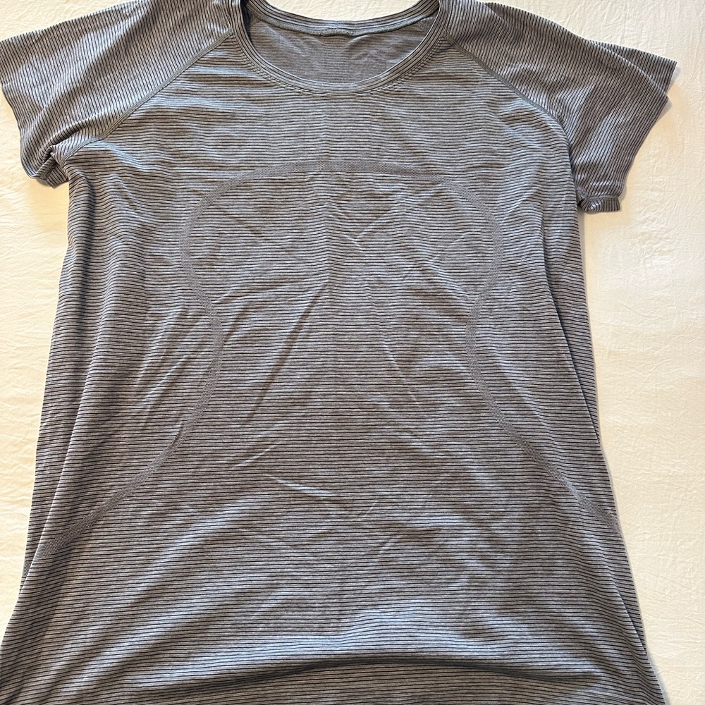 Lululemon Short Sleeve Swiftly Tech Relaxed fit - grey striped